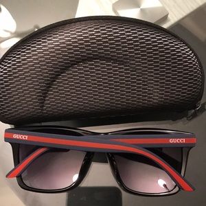 Men's sunglasses,new condition.